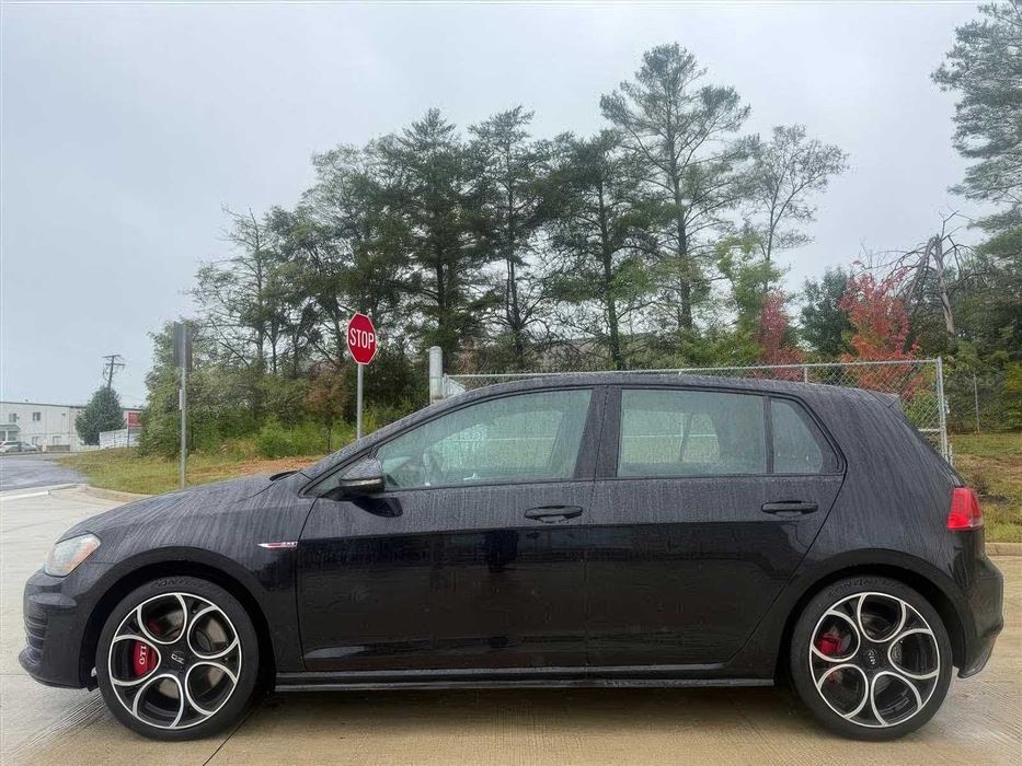 Volkswagen Golf GTI 2.0T SE 4-Door      2017