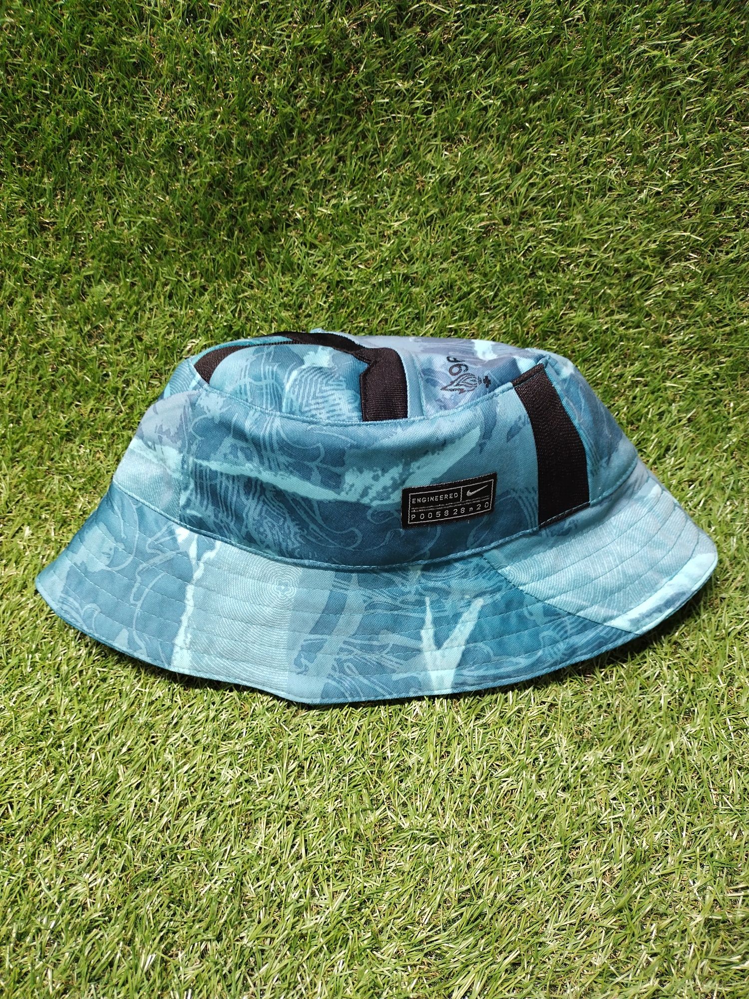 Czapka buckethats FC Liverpool