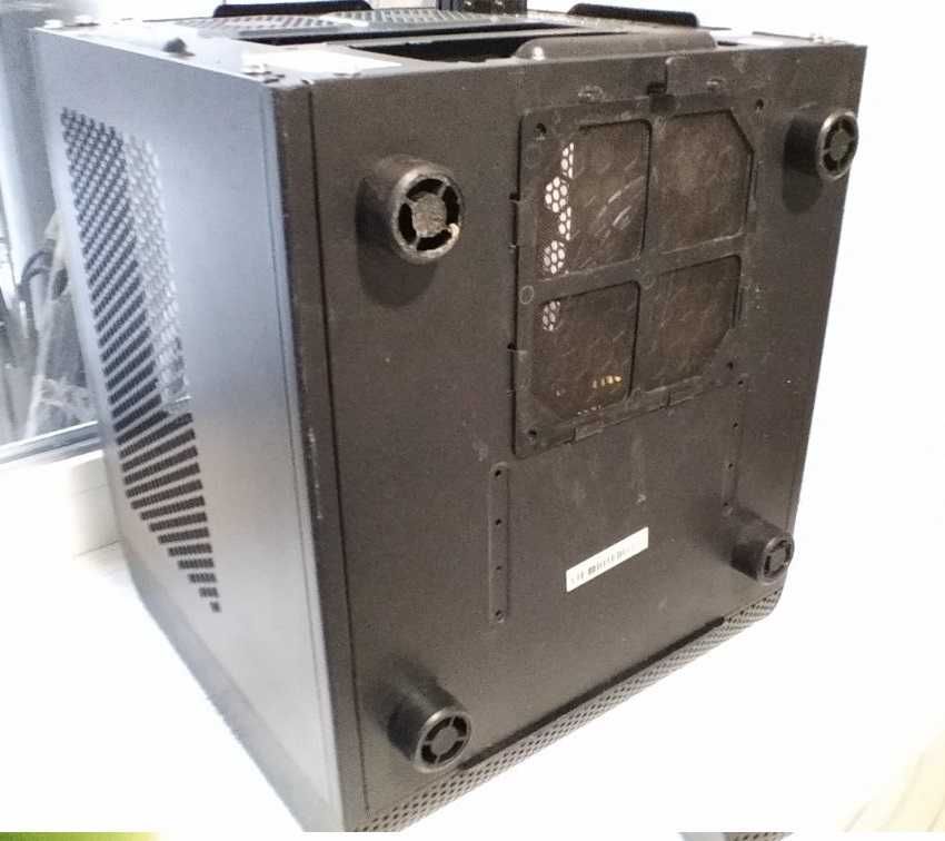 корпус Thermaltake  Cube