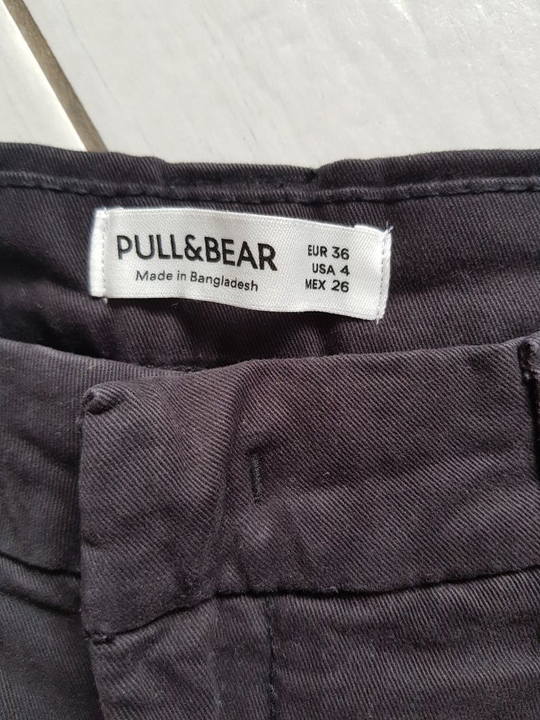 Czarne jeansy. Spodnie damskie. S. Pull & Bear