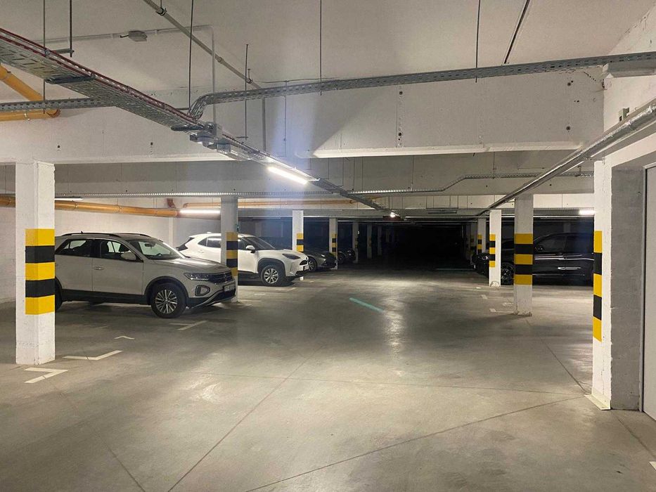 Miejsce parkingowe w hali garażowej – ul. Zdzisława Dworzeckiego 6