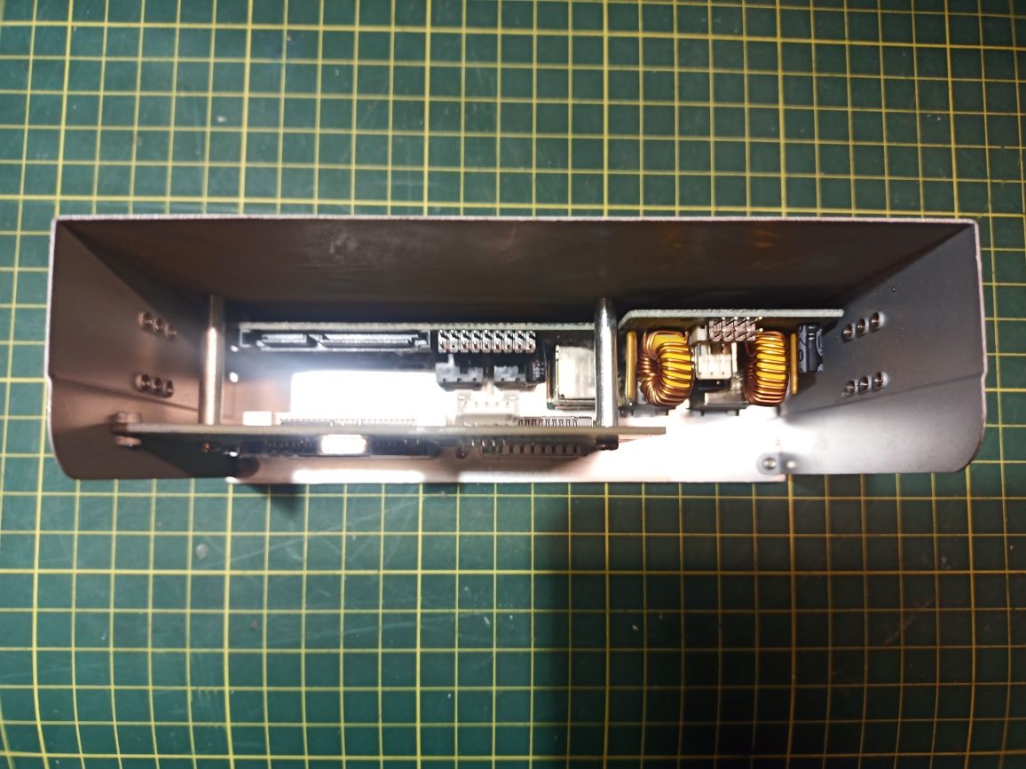 Aero panel do PC wyjścia dysku SATA, karty pamięci i  USB aluminium.