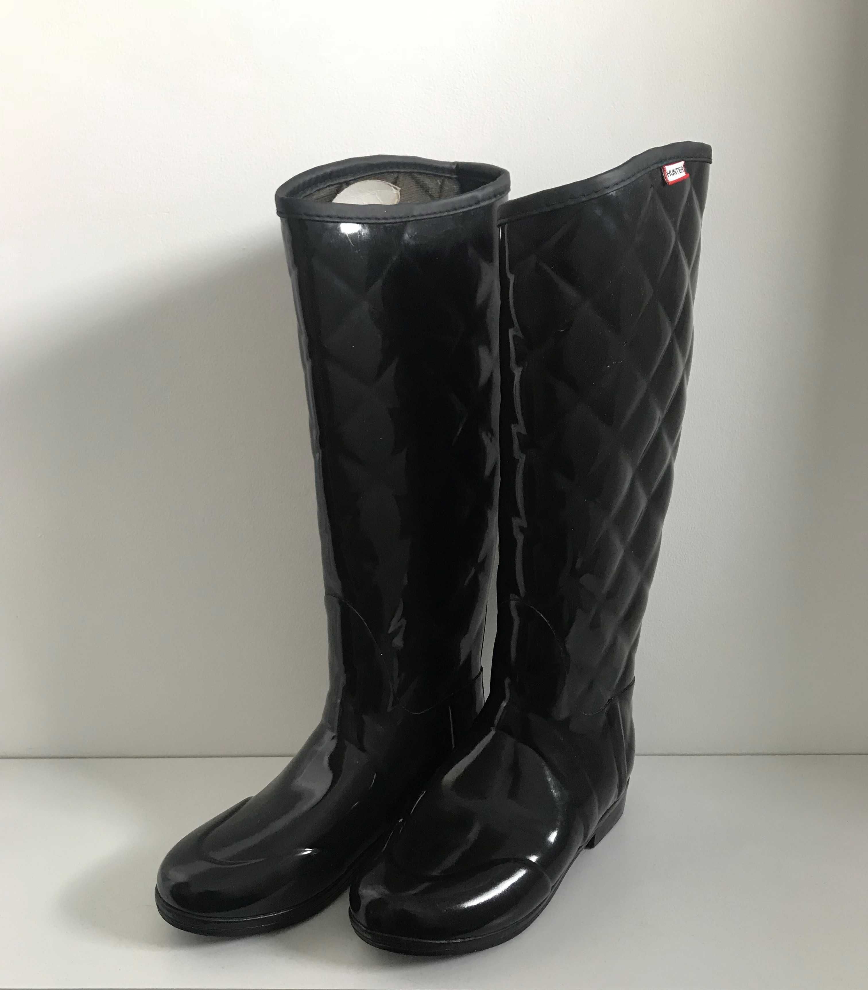 Botas Hunter Pretas (Tam 36) + meias brancas