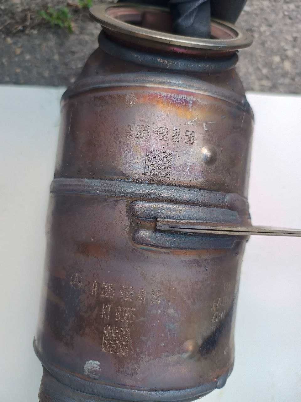 Каталізатор Мерседес двигун M274 оригінальний номер A2054900156
