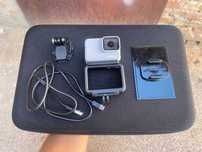 Екшн камера GoPro HERO7 з комплектом