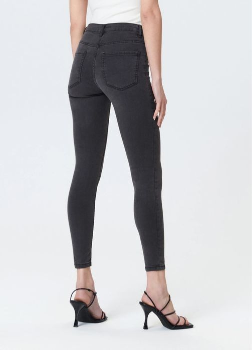 Джинси джегцнси Sinsay