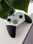 Pad Xbox Elite Series 2 - wersja Core, kompletny.