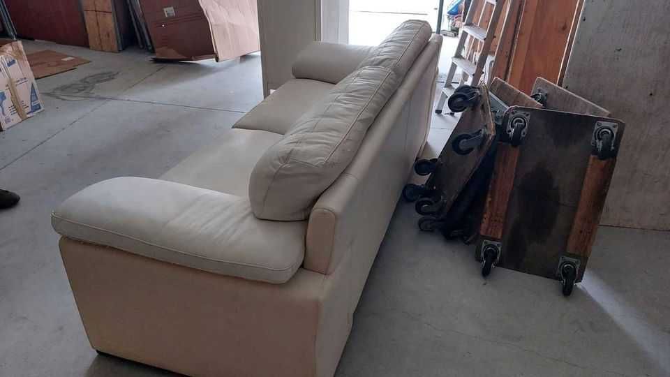 Sofa 3 lugares     vende-se bom preço