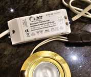 Zasilacz do lamp halogenowych 12V z oprawą kolor złoty