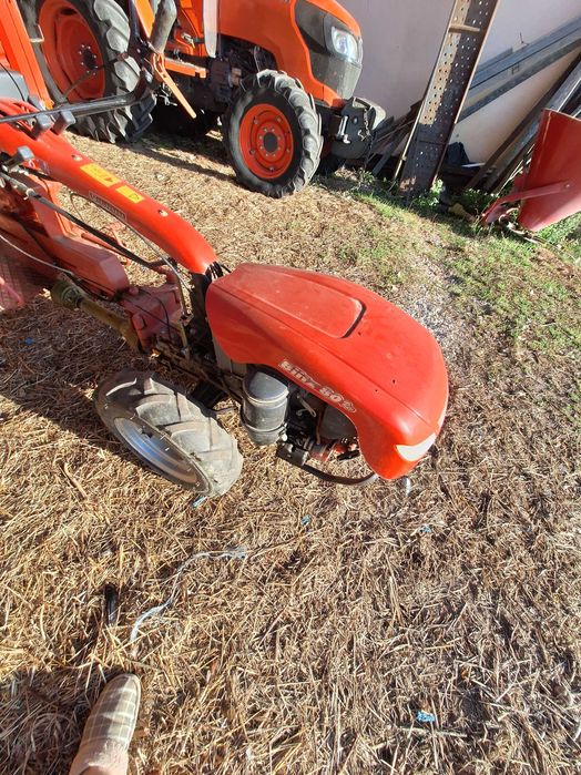 Troco por trator de rastos