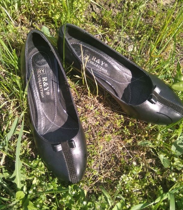 Кожаные туфли  новые