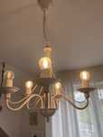 Lampa biala na czetery zarowki