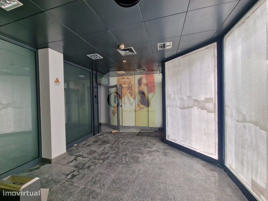 Loja de 295m2 no Centro das Pedras Salgadas