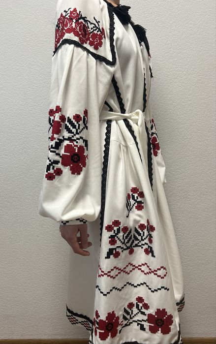 вишита сукня червоний орнамент