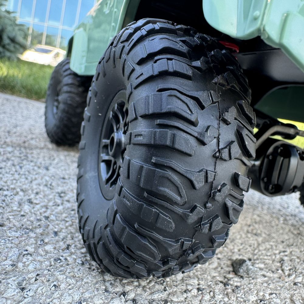 Джип на радиоуправлении Land Rover Defender G. Краулер MN-90 1:12 4WD
