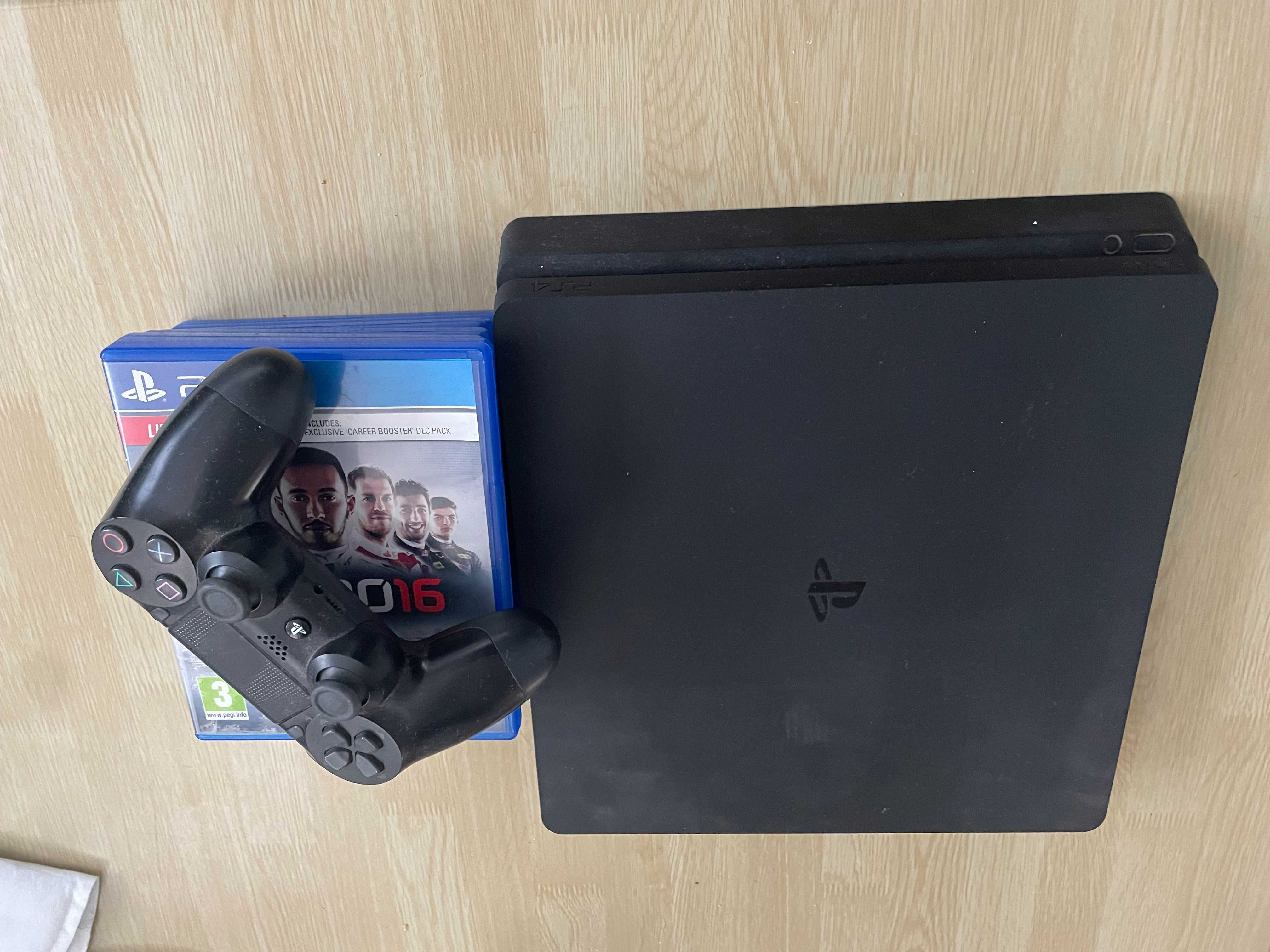 PS4 Com Jogos, dois comandos e varios acessórios