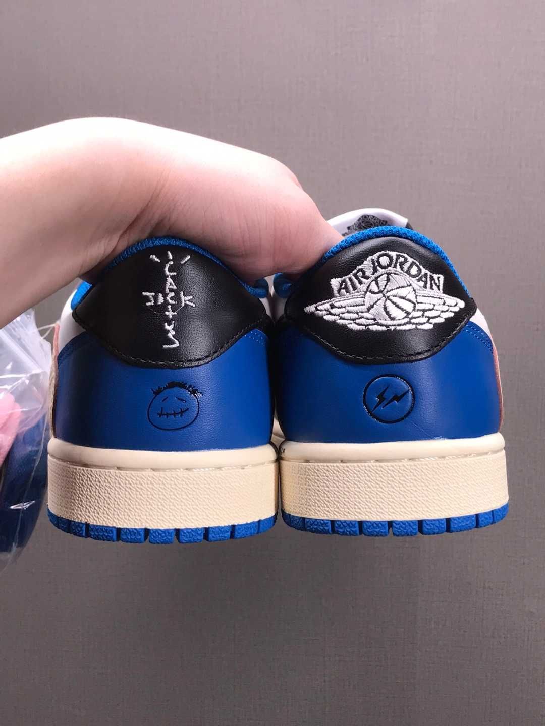 Buty Jordan1RetroLowOGSPFragment x Travis Scott sportowe rozmiar.42