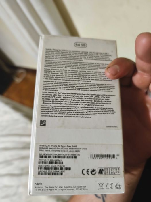 Vendo iPhone xs com o telemóvel não liga deve ter algum problema