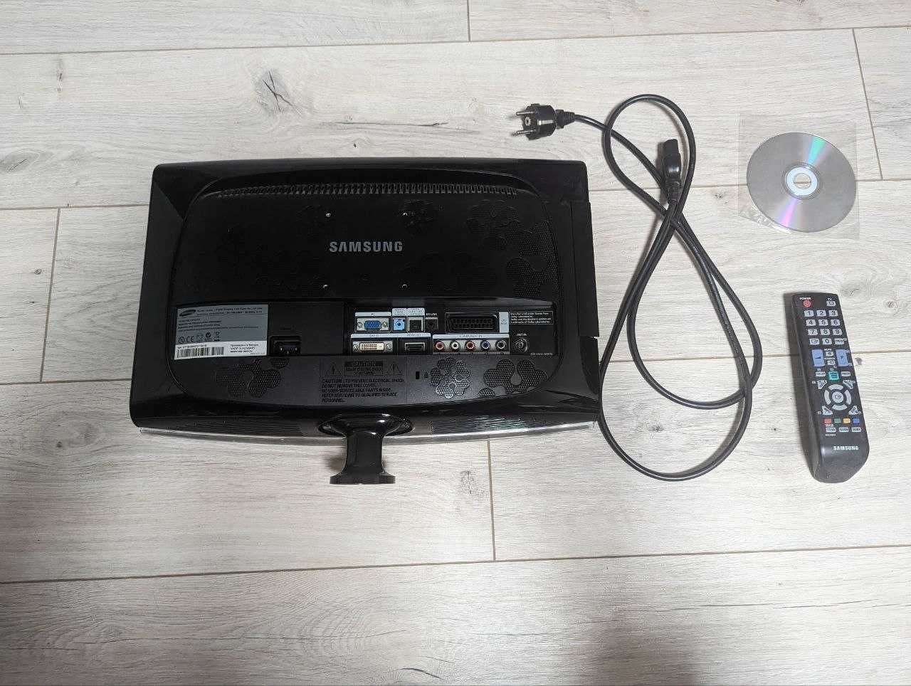 Samsung SyncMaster 933HD (18.5") 1360 x 768 пикселей Черный