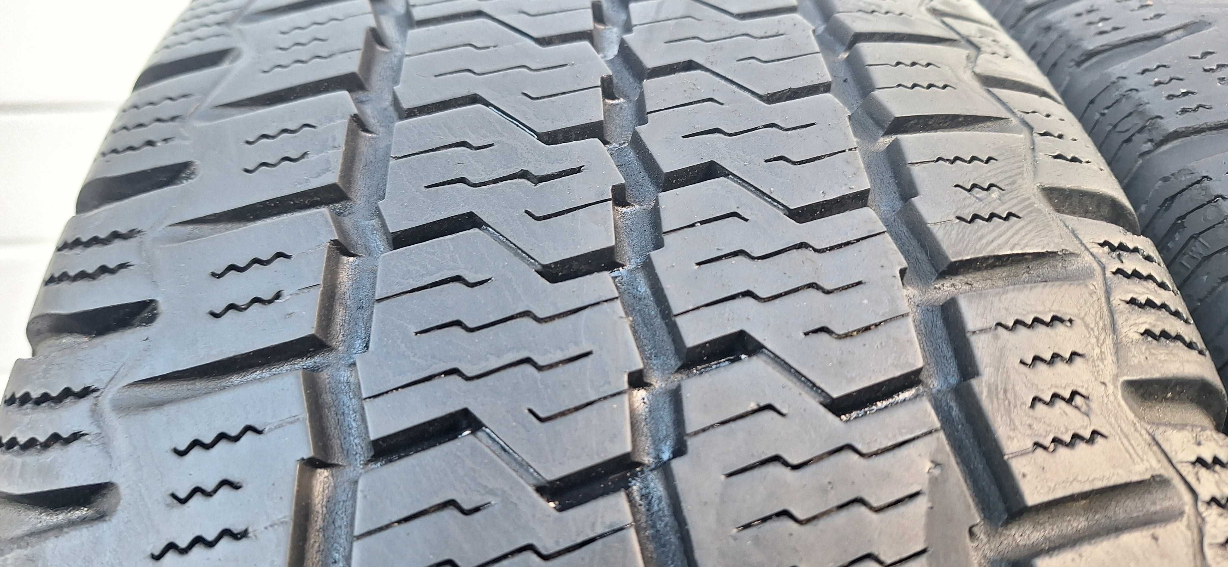 OPONY Całoroczne 235/65R16C Continental VancoFourSeason  6mm