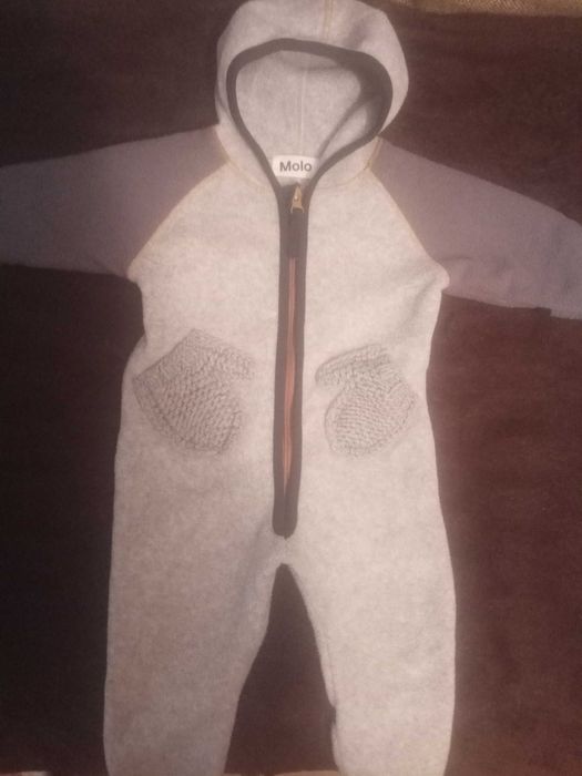 Комбинезон Molo р.62, кофточки, штанишки Next,джинсы Benneton 9-12мес.