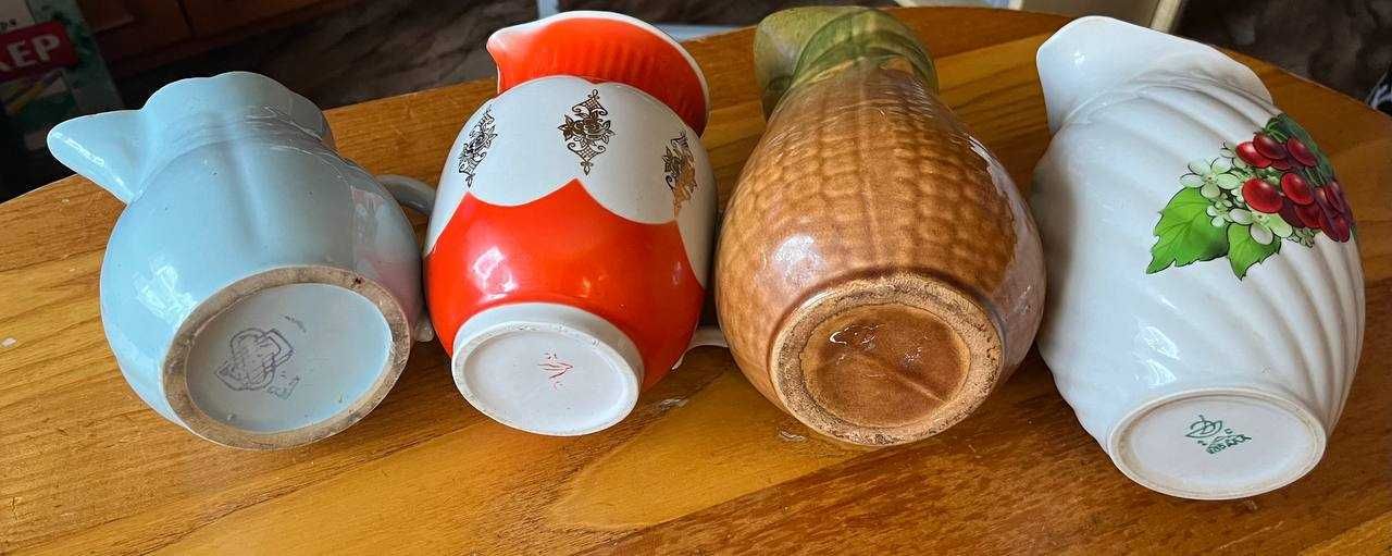 Фаянсовые кувшины  Голубого нет