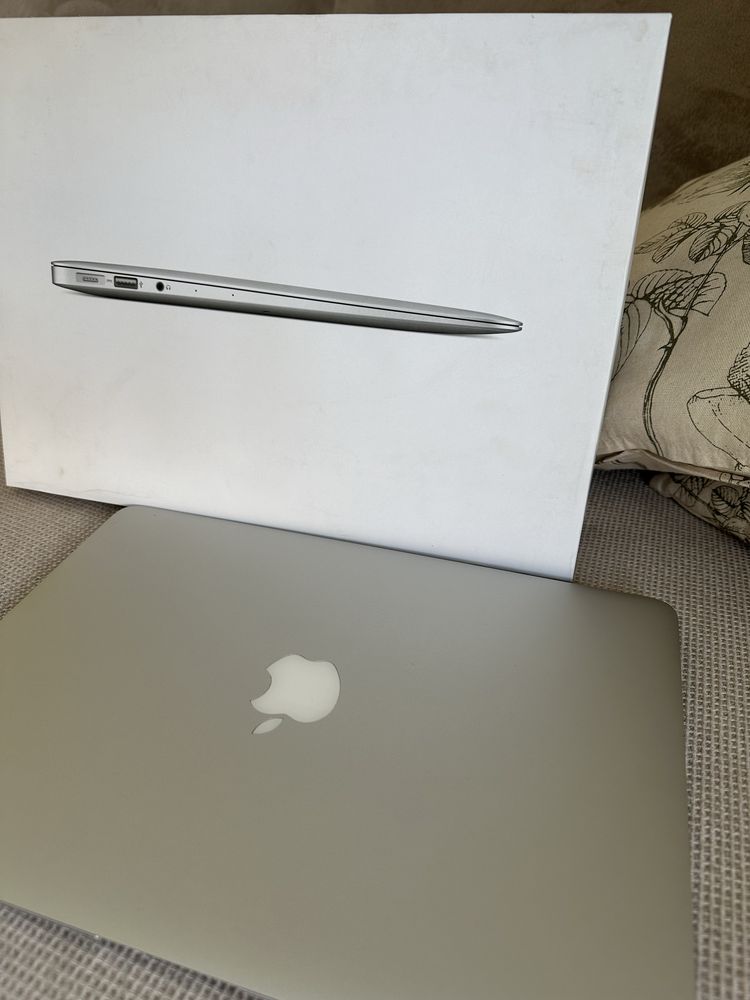 MacBook AIR 13-inch