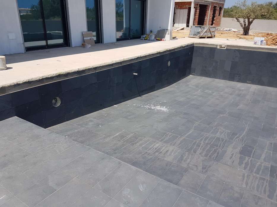 Ardosia preta em pisicina