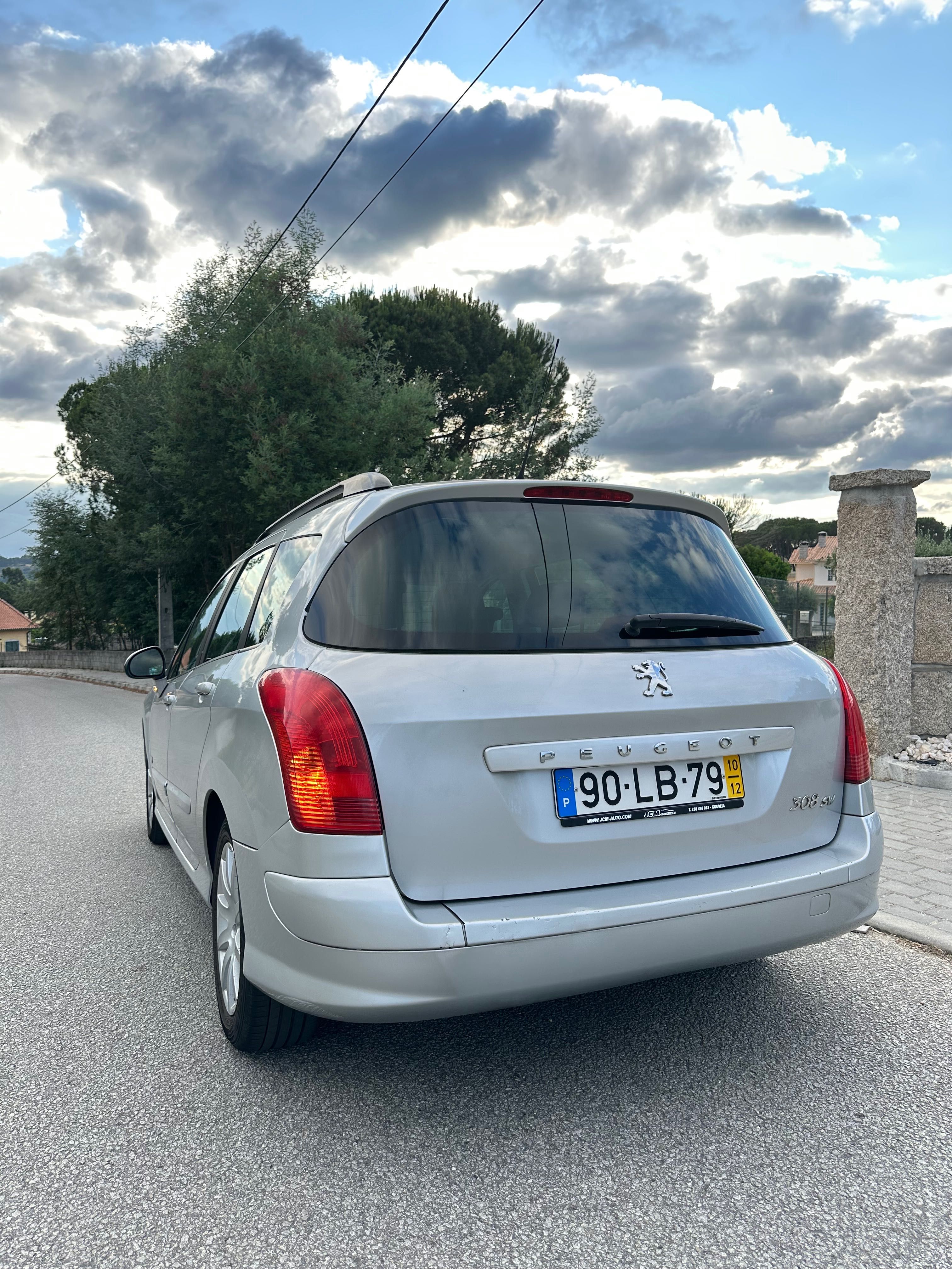 Peugeot 308SW cinzento