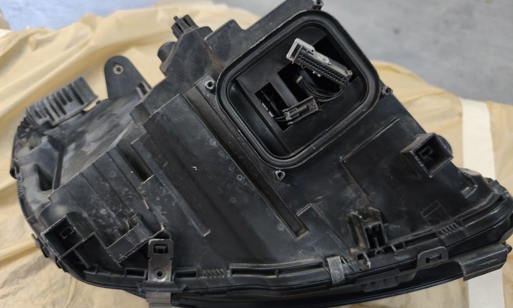 Farol Esquerdo LED's Mercedes w205