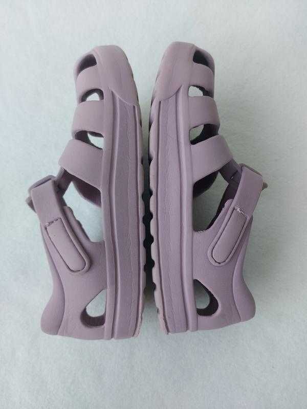 Дитячі босоніжки сандалі clarks move kind