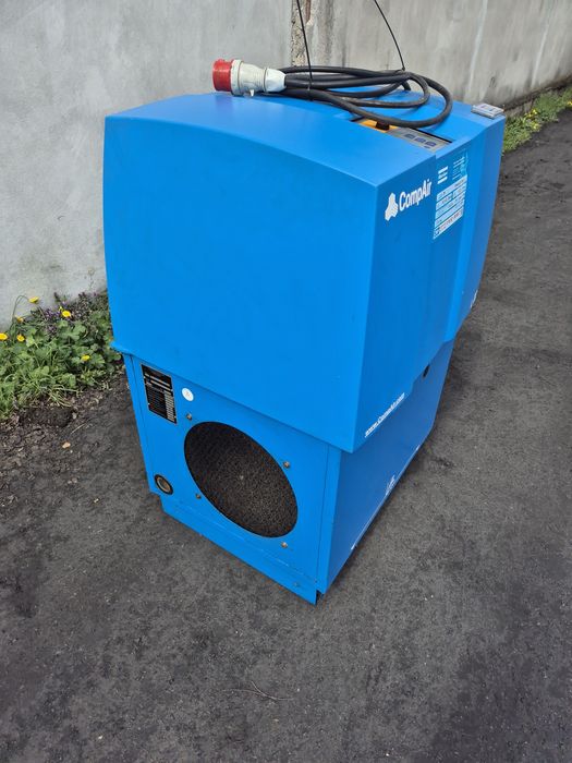 Sprężarka śrubowa CompAir L22 / 22 kw