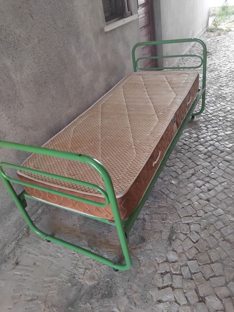 Cama de corpo com colchão