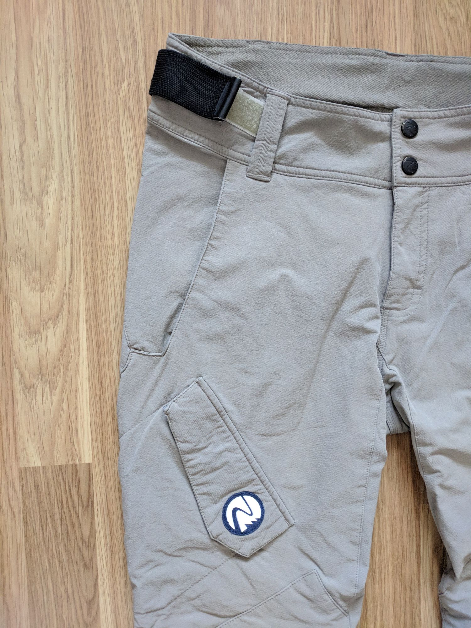 Эластичные трекинговые softshell штаны maloja