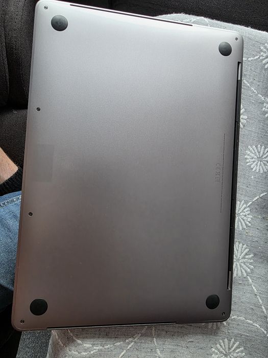 MackBook Pro w bardzo dobrym stanie.