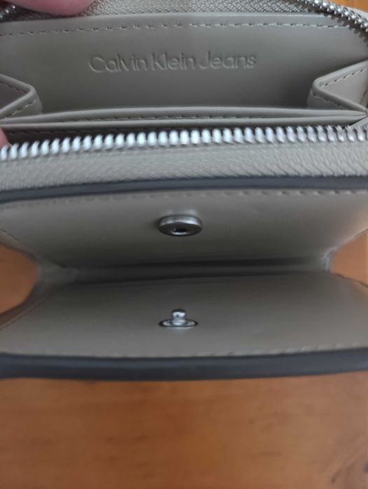 Carteira Calvin Klein Mulher Bege NOVA