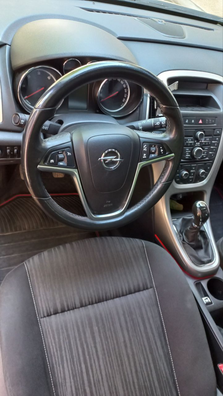 Автомобіль Opel Astra 2011р. 1.7 дизель