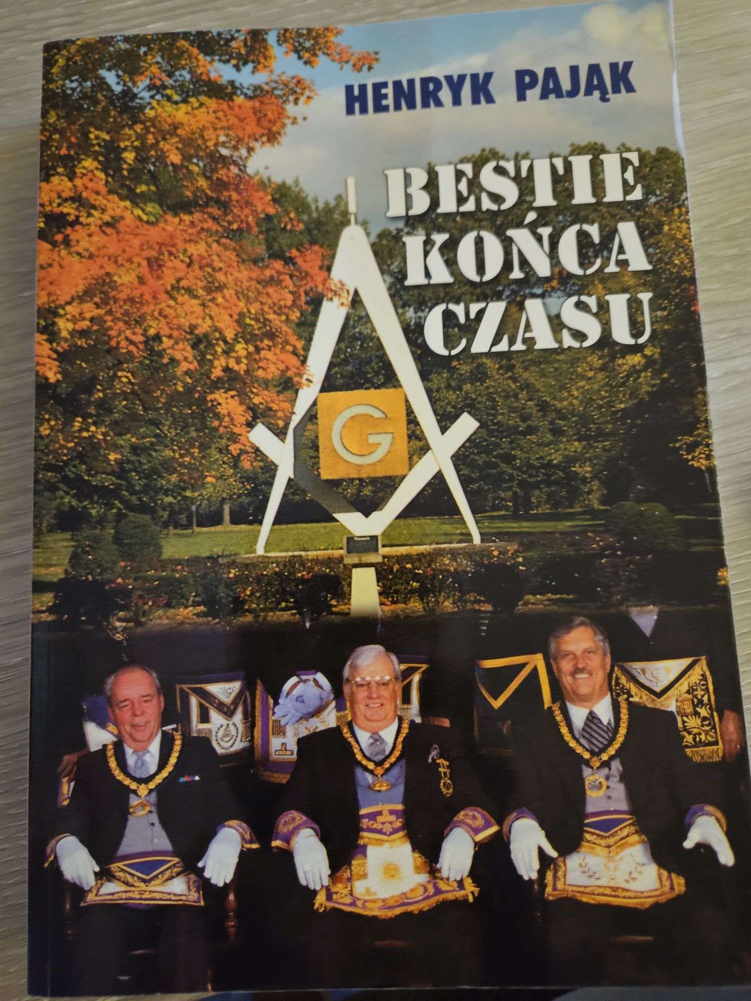 Książka ,,Bestie konca czasu ''