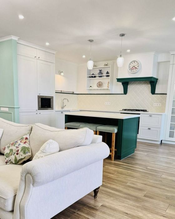 ПРОДАЖ 3 кімнатної квартири з видом на озеро