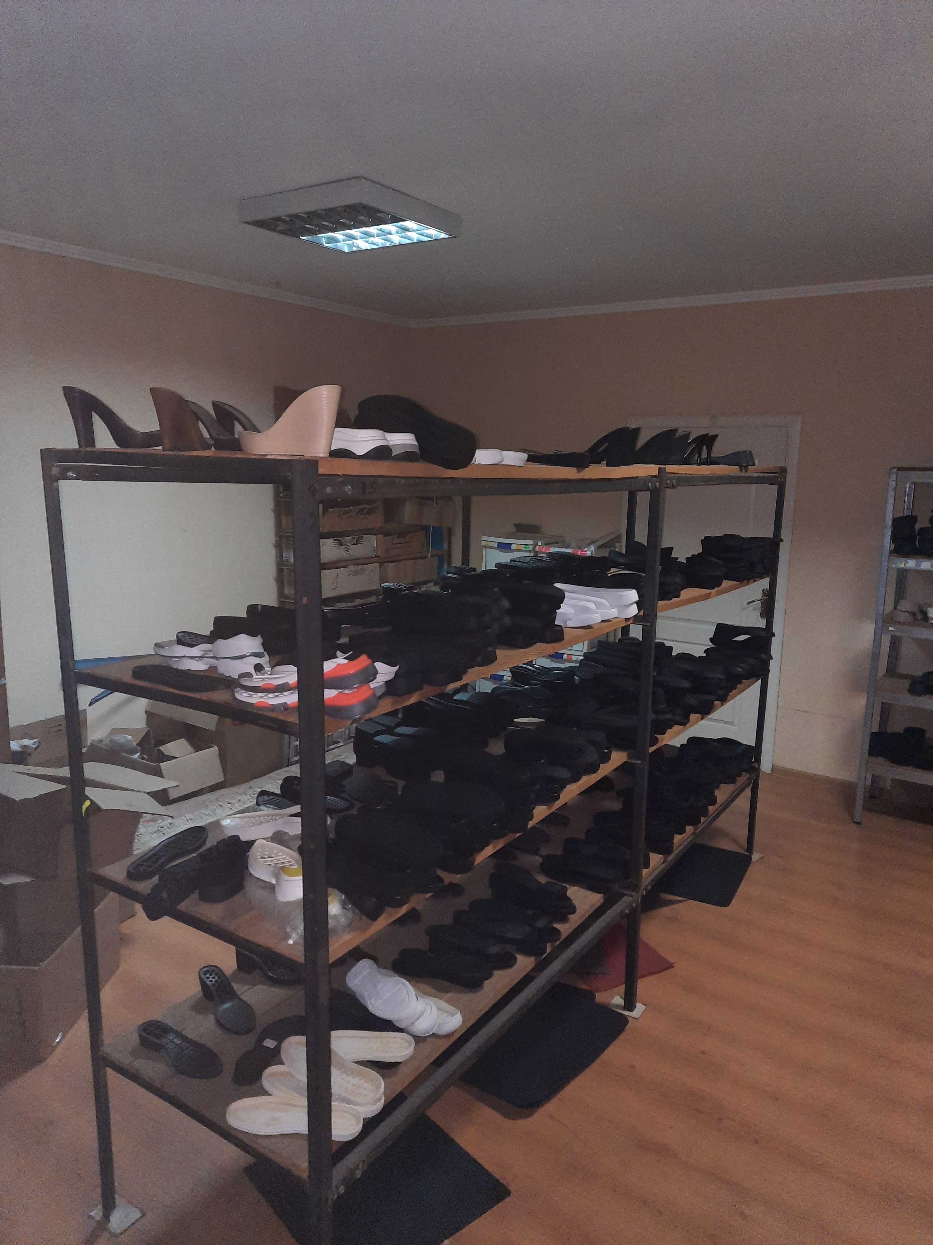 стелажі.прилавки.металеві розбірні.зкутника 30мм