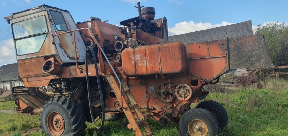 Продам комбайн Нива по запчастинам