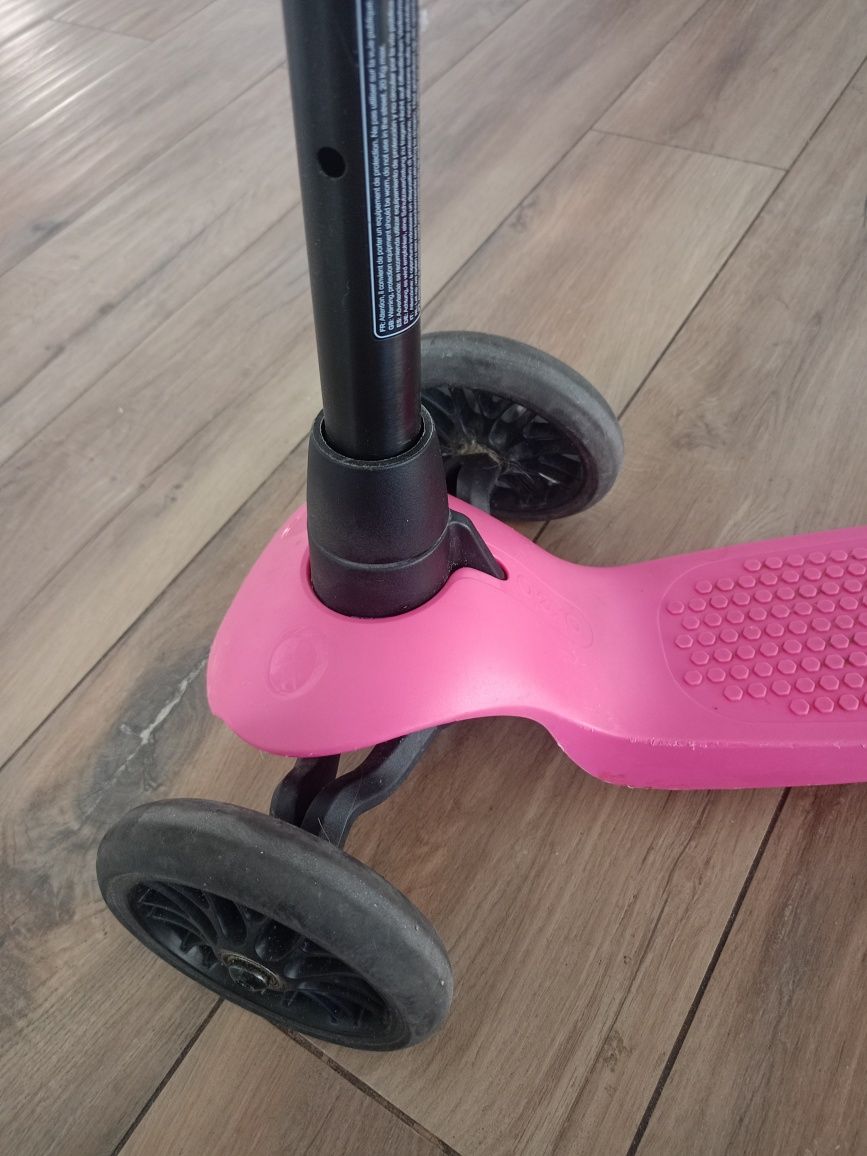 Hulajnoga trójkołowa Oxelo i kask