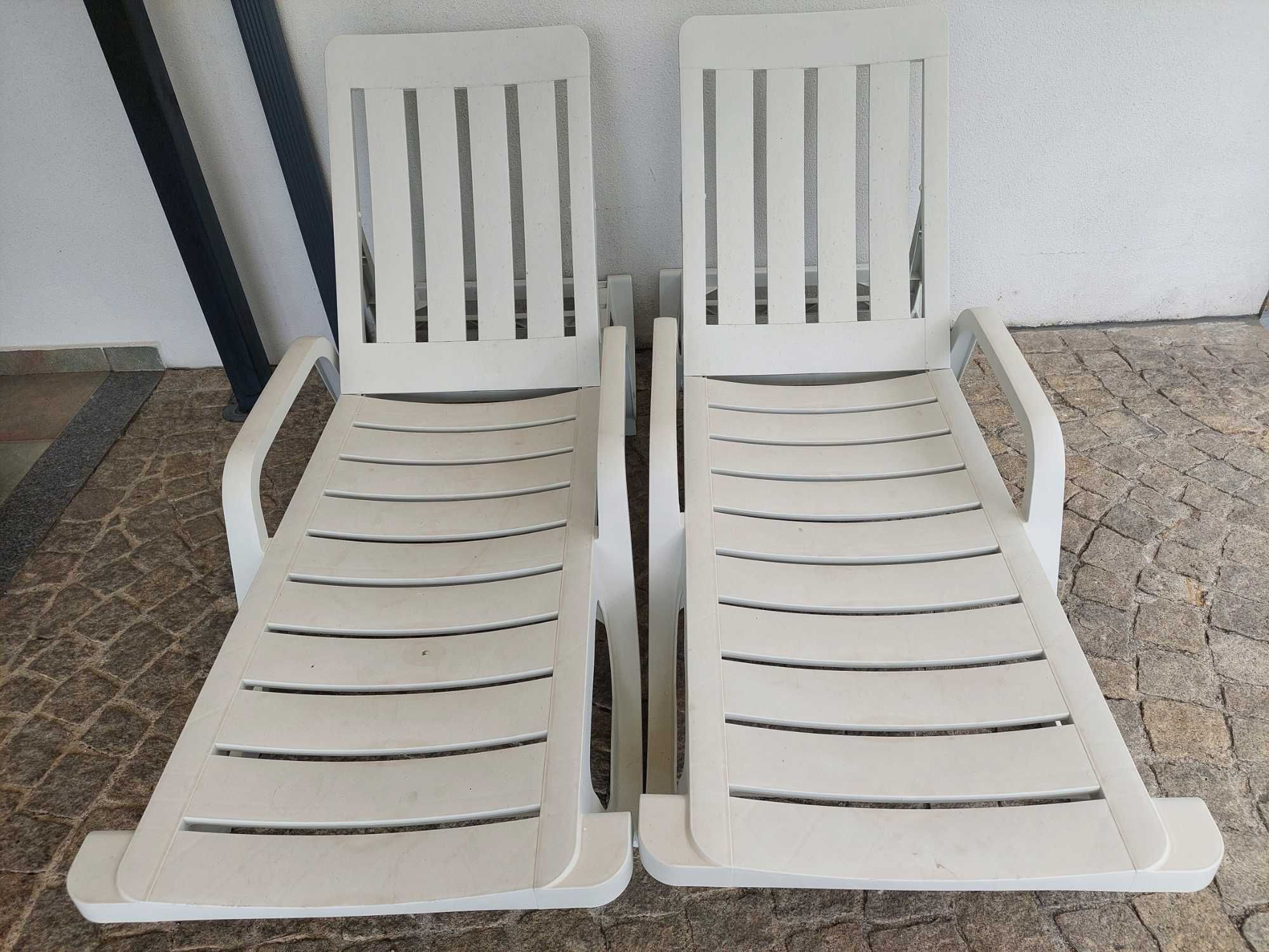 Cadeiras espreguiçadeiras