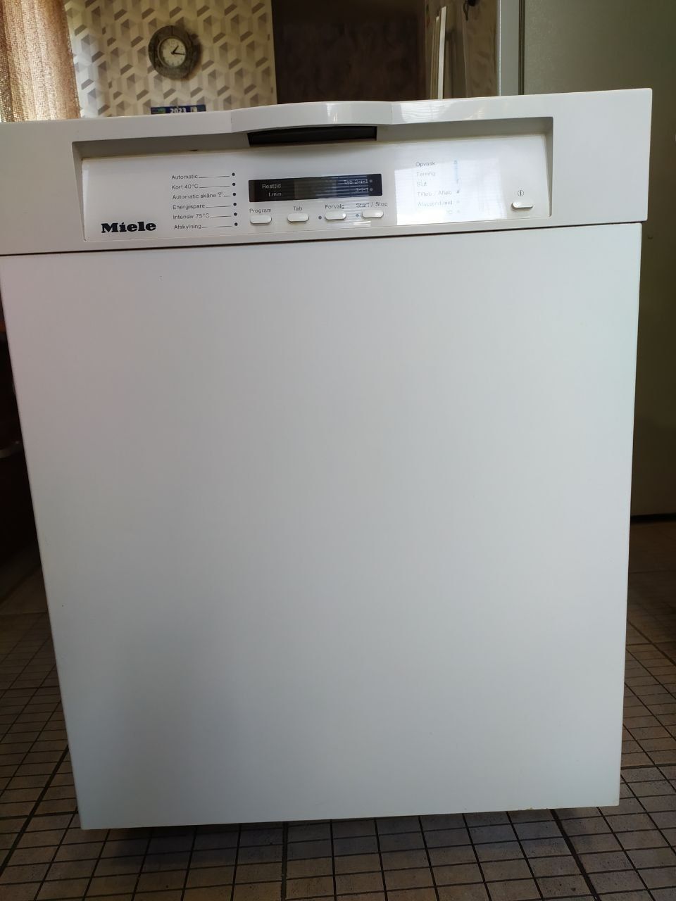 Посудомийна машина Miele G 1230 SCV