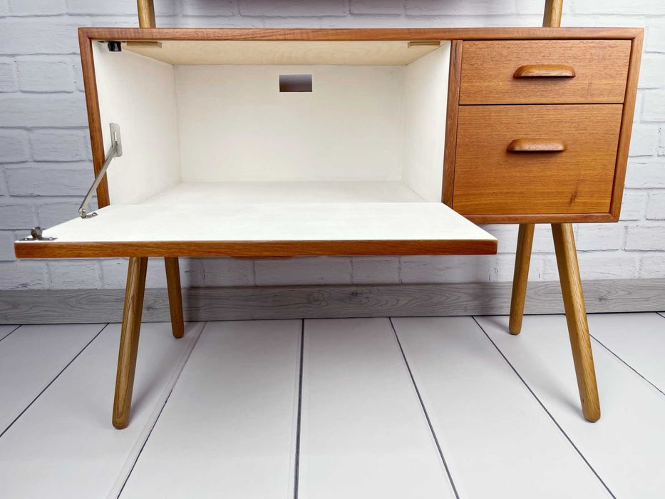 Piękna duńska toaletka z lat 60 – po renowacji, Mid-Century – komoda