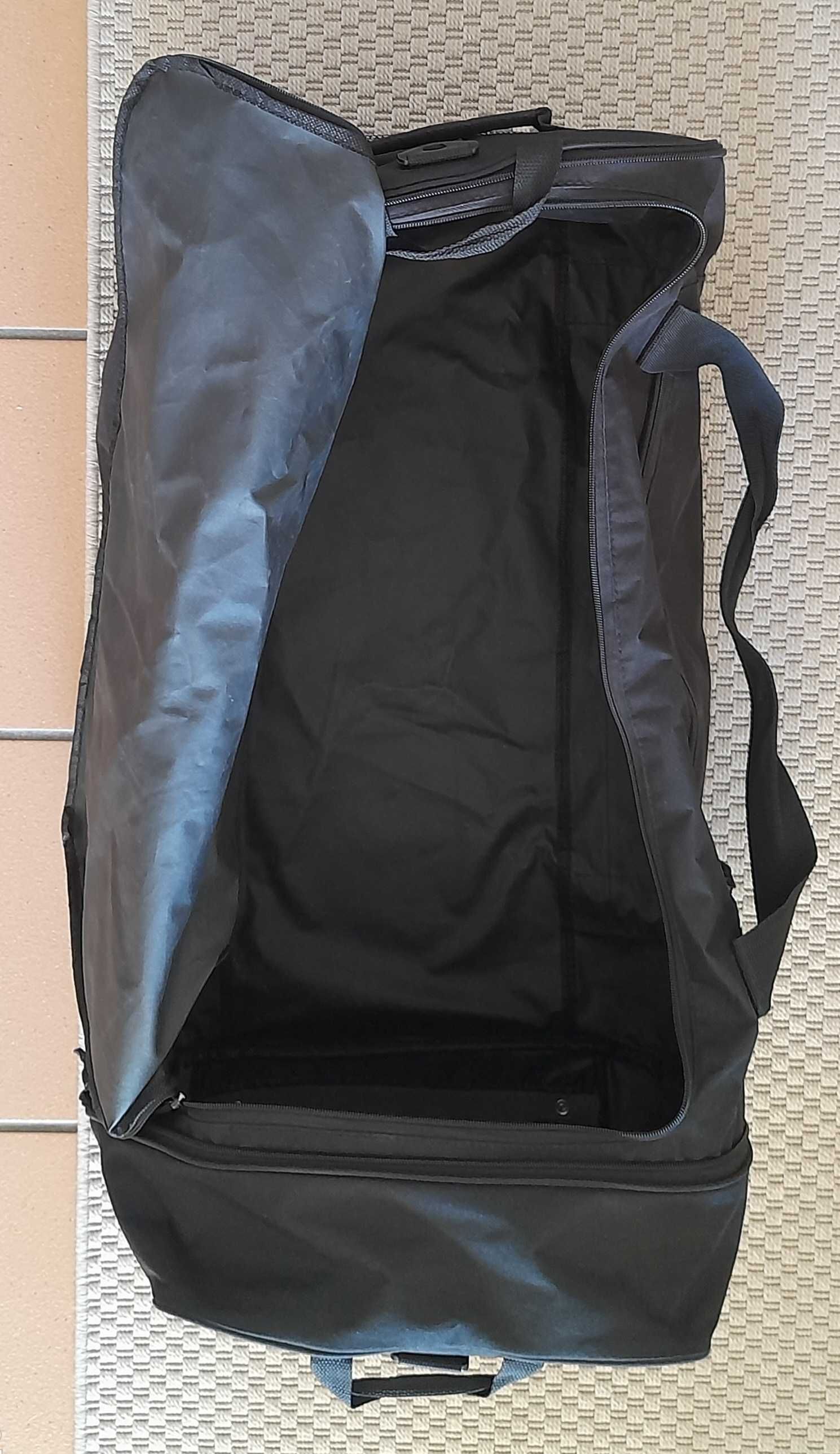 BAG Holdall - Wheeled Travel Sports - Very CLEAN