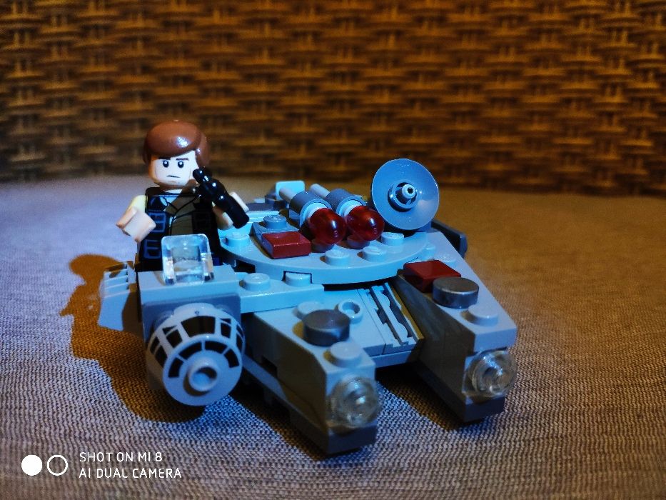 LEGO STAR WARS 75030 - Millennium Falcon