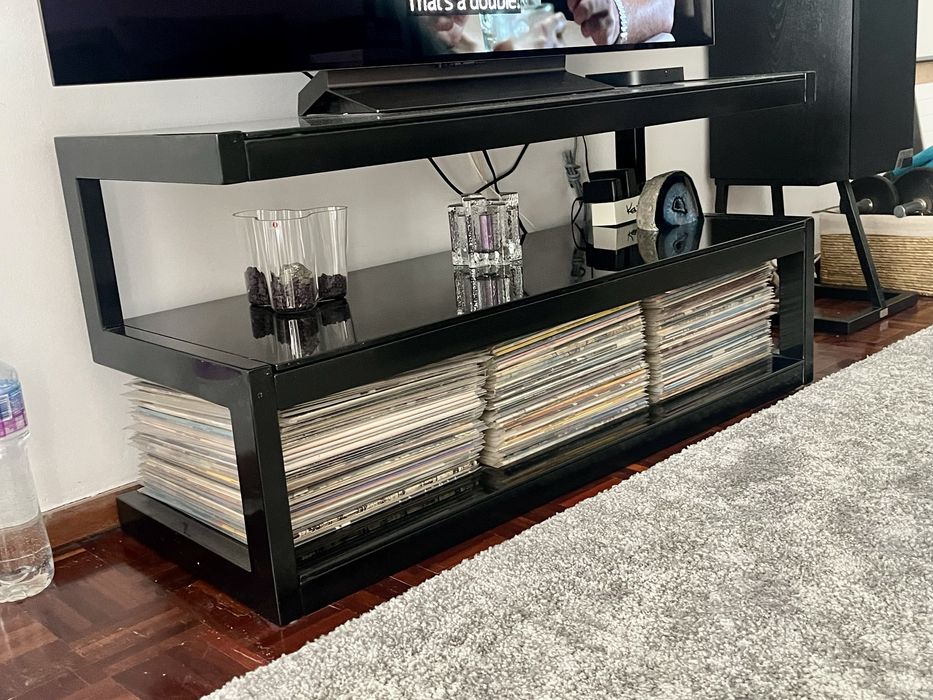 Mesa para TV em otimo estado