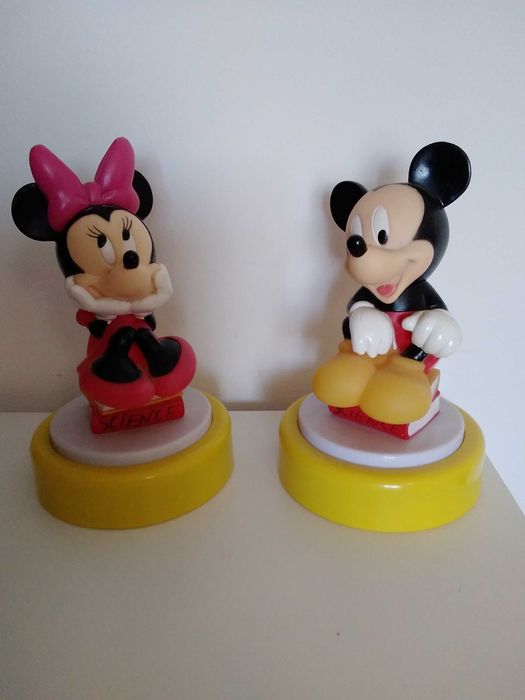 Par luzes de presença Mickey & Minnie, a pilhas.