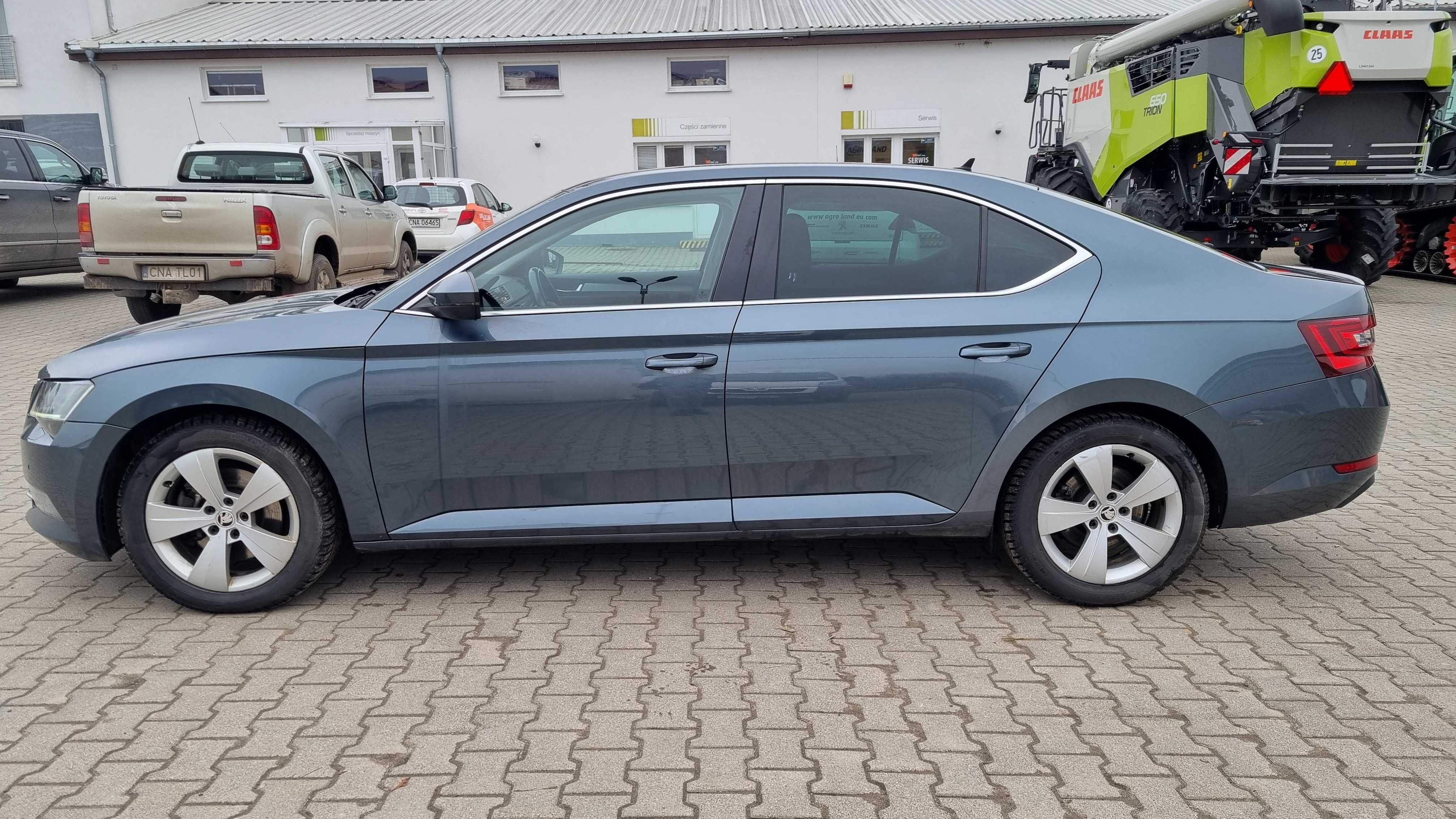 Samochód osobowy Skoda Superb  DSG 190 KM bogate wyposażenie